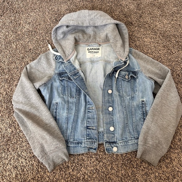 Garage Classic Fit Hoodie Denim Waist length Jean Jacket Blue Denim Wash Large - Picture 2 of 3